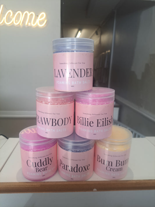 Foaming bath salts